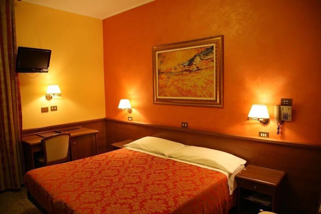 Hotel San Pellegrino Spilamberto ภายนอก รูปภาพ