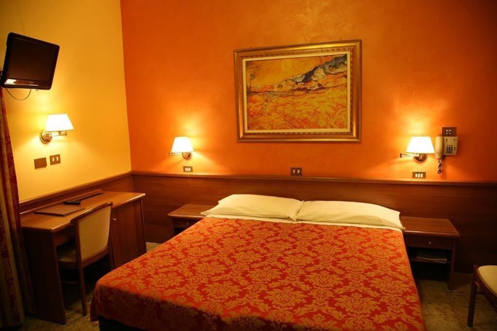 Hotel San Pellegrino Spilamberto ภายนอก รูปภาพ